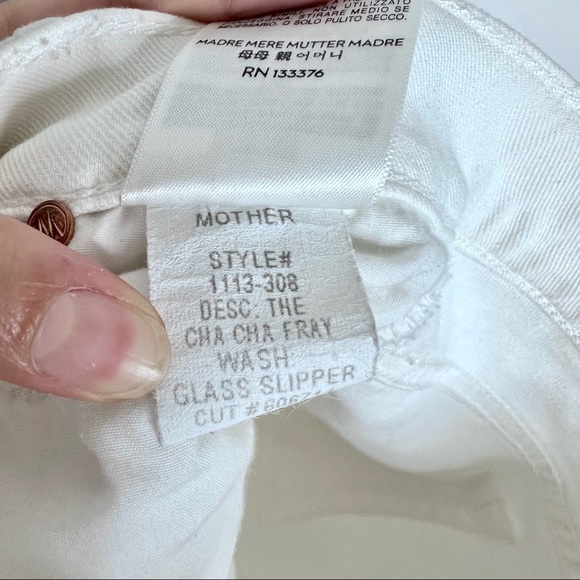 MOTHER The Cha Cha Fray Jeans in White. Size 25 - Picture 14 of 15